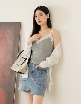雲朵坑紋蕾絲細肩BRA TOP