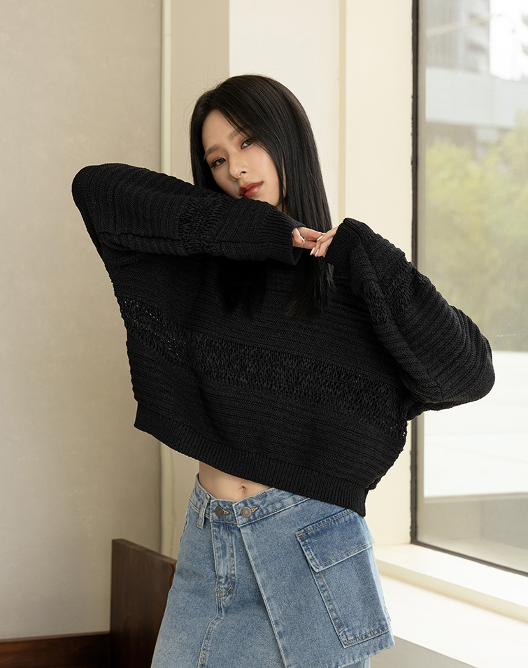 圓領粗坑紋針織上衣