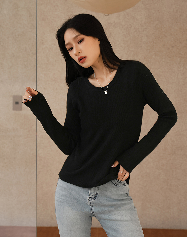 細條織紋圓領針織上衣