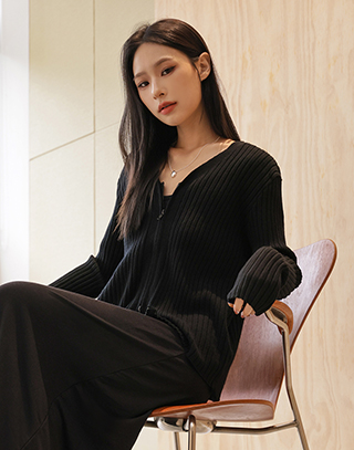 混織坑條V領針織上衣