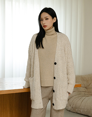 V領排釦綿羊絨針織外套