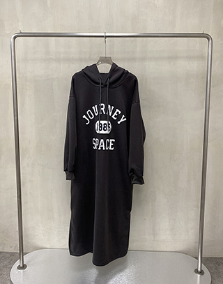 熊寶寶捲Q毛刺繡柔挺太空棉連帽洋裝