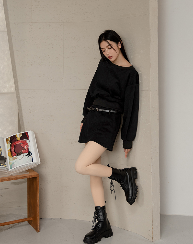 慵懶斜肩皮帶造型套裝