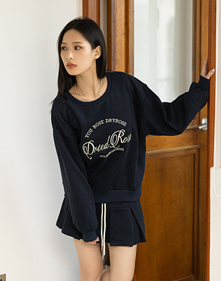 刺繡字母壓褶短裙套裝