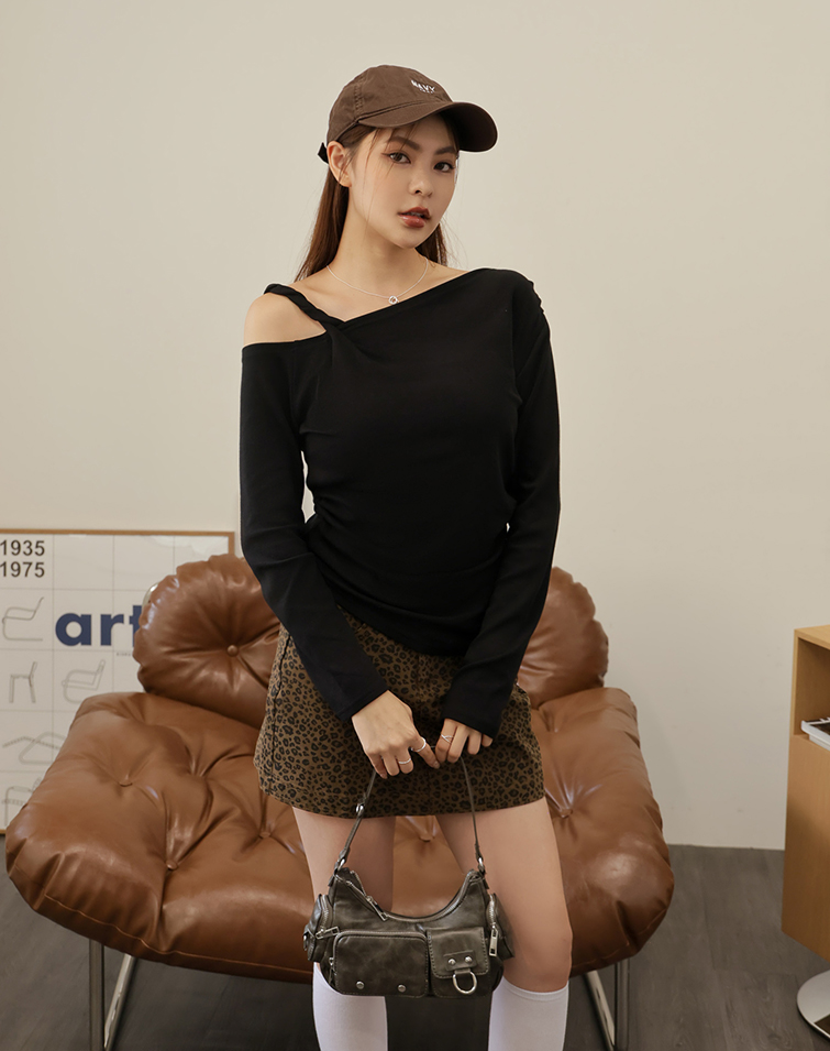 扭結不規則下擺長袖上衣