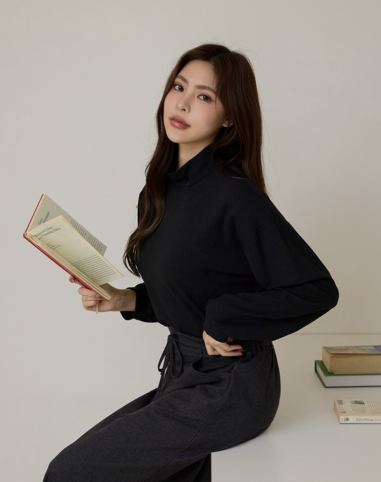 MIT彈力舒適微高領長袖上衣