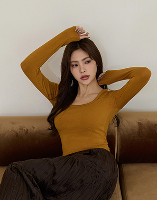 柔感U型領長袖上衣