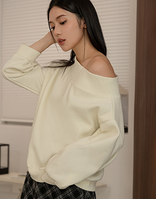 隨性一字領修身上衣