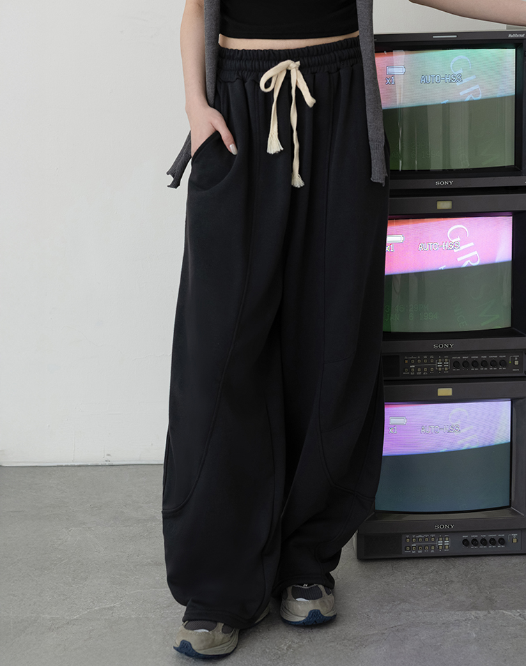 MIT俐落剪裁素色彎刀褲