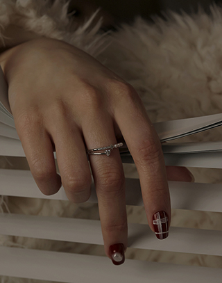纏繞指間珍珠小鑽戒指